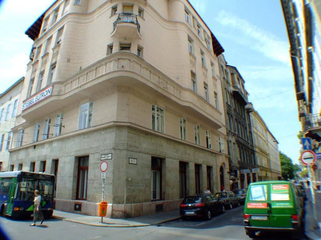 Boomerang Hostel Budapest Eksteriør billede